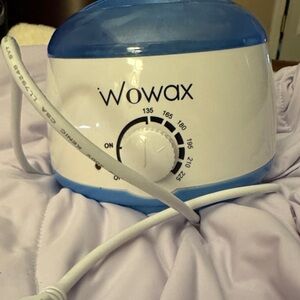 Electric Wax Warmer in White and Blue